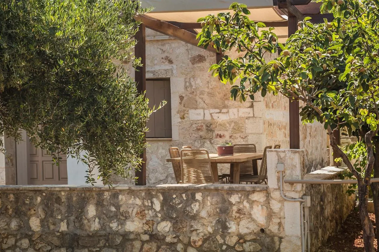 Pesádha Ploes Luxury Cottages 0*,  יוון
